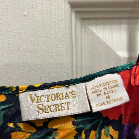 Victoria’s Secret- Floral Gown and Matching Robe- Size Medium - Picture 4 of 11